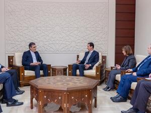 الرئيس السوري بشار الأسد خلال لقائه الوفد الايراني