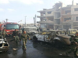  أكثر من 42 شخصا قتلوا بينهم ضابط أمن كبير في تفجيرات انتحارية بحمص