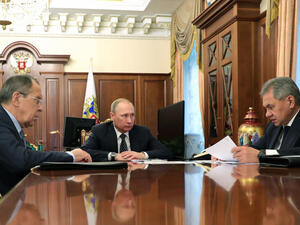  الرئيس الروسي يعلن “خفض” الوجود العسكري الروسي في سوريا 