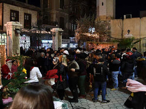  أجواء من بهجة انتظار أعياد الميلاد ورأس السنة