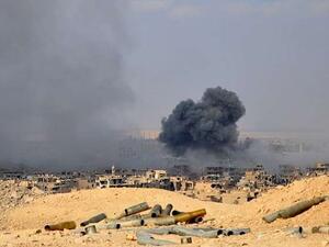 قصف على مدينة دير الزور / أرشيفية