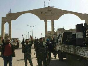 جنود من الجيش السوري في بلدة حلفايا بريف حماة الشمالي