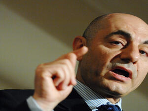 سفير سوريا السابق لدى الصين، عماد مصطفى