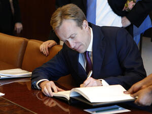 Borge Brende said Norway would dispatch a civilian cargo ship and a Navy frigate to Syrian ports to pick up the stockpiles and carry them elsewhere for destruction. [Reuters]