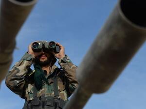 قاعدة التنف المحتلة من الجيش الأمريكي، تضم معسكرات لتدريب المسلحين 