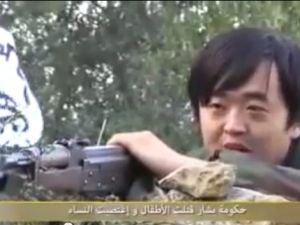  "يوسف بو وانج" دخل الإسلام قبل أربع سنوات بعدما قرأ كتاب "معالم في الطريق"