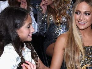 Jennifer Lopez with her daughter (Twitter)