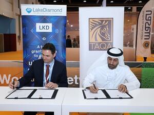 LakeDiamond CEO Dr. Pascal Gallo and TAQA CEO Saeed Hamad Al Dhaheri at the signing of the agreement at the World Future Energy Summit (WFES) in Abu Dhabi.