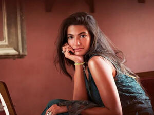 If you’re following Tara on Instagram, you can’t help but notice her latest story in a marvelous Yasmin Mansour dress. (Source: Tara Emad - Instagram)