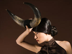 توقعات برج الثور 2019 من ماغي فرح

