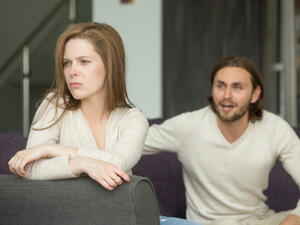 يجب اختيار الكلمات المناسبة بعناية عند التحدّث مع الخطيبة العنيدة