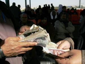 تسعى الولايات المتحدة الأمريكية إلى التعاون مع صندوق النقد الدولي وغيره للتمكن من مساعدة المصريين على تجنب الدخول في أي شكل من الأزمات المالية