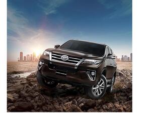 تويوتا تطلق مركبة فورتشنر الجديدة