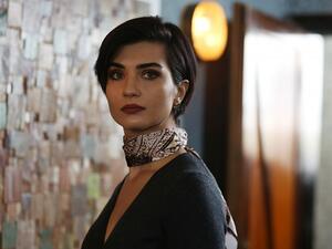 النجمة التركية توبا بويوكستون