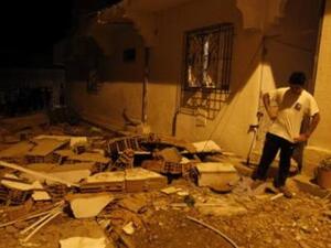 أدى الانفجار إلى وفاة صاحب المنزل وهو عنصر متشدد دينيا