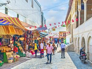 A few weeks before the month of Ramadan, a new report has shown a 11.5% rise in vegetable prices, 13.6% in edible oils, 5.8% in fish, 2.4% in milk, cheese and eggs prices, and 3.6% increase in meat prices. (Shutterstock) 