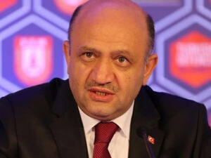  وزير الدفاع التركي فكري إيشيق