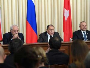 وزراء خارجية تركيا وروسيا وايران