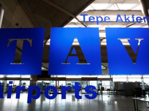 مطار أتاتورك الدولي باسطنبول