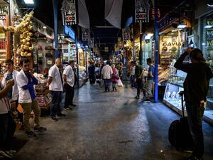 People walk inside the spice bazaar in Eminonu district, in Istanbul on June 9, 2016. (AFP/Ozan Kose) People walk inside the spice bazaar in Eminonu district, in Istanbul on June 9, 2016. (AFP/Ozan Kose)