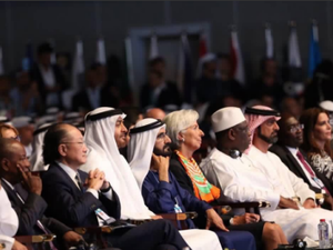 Sheikh Hamdan bin Mohammed bin Rashid Al Maktoum, Sheikh Mohammed bin Rashid Al Maktoum, Christine Lagarde, Emirati and regional leaders at the World Government Summit in Dubai. (Twitter/Dubai Media Office)