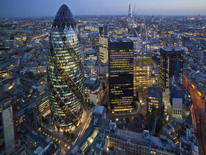 London's financial district featuring the neo-futuristic skyscraper known affectionately as the Gherkin. (Shutterstock) 