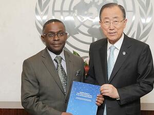 Former UN Secretary-General Ban Ki-moon with TWAS Executive Director Romain Murenzi, who chaired the study panel to create the Technology Bank. (UN-OHRLLS/ Louise Stoddard)