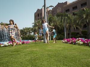 يحفل البرنامج بالعديد من الأنشطة الرياضية الشيّقة والجاذبة التي تُسهم في إبقاء أطفالك مشغولين بكامل طاقاتهم.