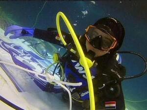 After staying under water for two days and seven hours, Reem Ashraf, 14, broke the world record for the longest dive (Twitter)