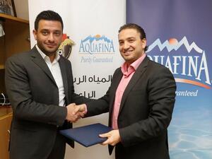 قام بتوقيع الاتفاقية مدير عام الموارد البشرية في يبسي الأردن معتصم سلامة، والأمين العام لاتحاد الكرة سيزار صوبر.