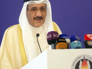 وزير النفط هاني حسين قدم استقالته تجنبا لاستجوابه أمام البرلمان