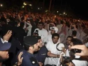 تعيش الكويت ازمات سياسية متتالية منذ العام 2006