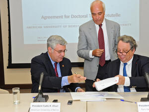 خلال توقيع الاتفاقية 