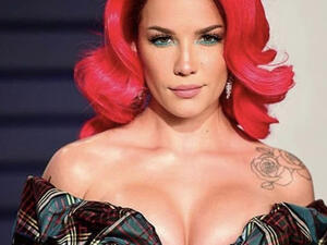 Halsey is dating British rocker Yungblud  (Source: iamhalsey / Instagram )