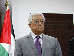 Mahmoud Abbas is due to hold a meeting with his French counterpart, Francois Hollande, on Friday (File/AFP)