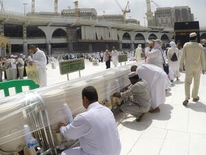 The emirate of Abu Dhabi seeks to rationalize 50 percent of the water used in mosques by replacing normal taps with other more efficient ones. (Shutterstock)