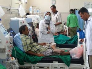 اطباء في مستشفى الصداقة في اليمن
