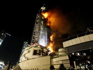 A fire engulfs the Address Downtown Dubai, a luxury hotel in Dubai on December 31, 2015. (Ahmed Jadallah/ Reuters) 