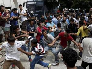 افغان يطعنون باكستانيين في مركز حدودي باليونان
