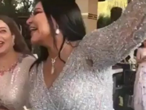 أحلام ترد على منتقدي فستانها الممزق