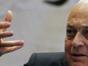 نبيل العربي يعزي هاتفيا لبنان بضحايا التفجيرين
