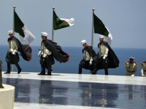 حكم بالسجن ثلاث سنوات على مدير الامن الرئاسي السابق في الجزائر