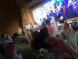 محتسبون يقتحمون مسرح الرياض