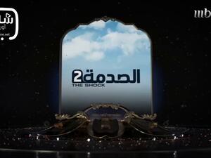 الصدمة 2 |طالب ينهال على مدرسه بالضرب والسب .. والصدمه رد فعل الناس