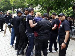 تليجراف ترصد خللاً أمنيًا بالمنافذ الحدودية لبريطانيا - ارشيف 