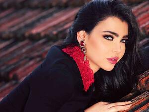 النجمة اللبنانية قمر