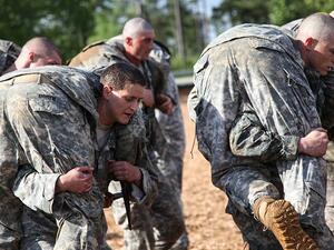 جانب من تدريبات قوات "رانجر" الخاصة المتوقع مشاركتها في معركة الرقة