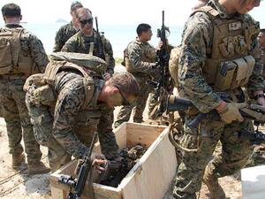 مشاة البحرية الأمريكية في مدينة الرقة السورية