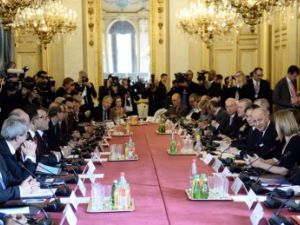 الائتلاف ضد داعش يدعو لعملية سياسية “سريعة” 