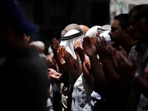 امتنع الفلسطينيون منذ أسبوعين عن دخول المسجد الأقصى احتجاجا على تركيب بوابات إلكترونية